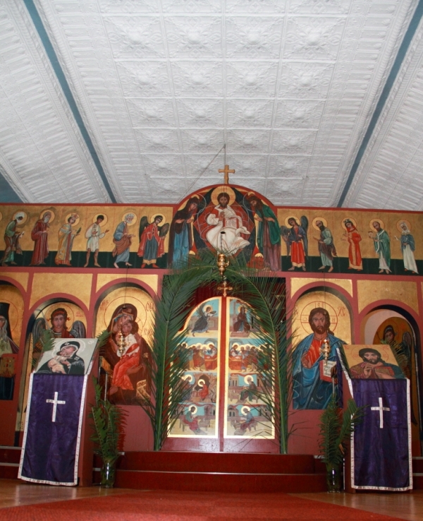Orthodox Church of St Nicholas of Japan, Brixton, Johannesburg, Palm Sunday 2015. The ikons on the ikonostasis were painted by a parishioner, Cathy MacDonald. One of the features of the church is the pressed-steel ceiling (Photo by Jethro Hayes)
